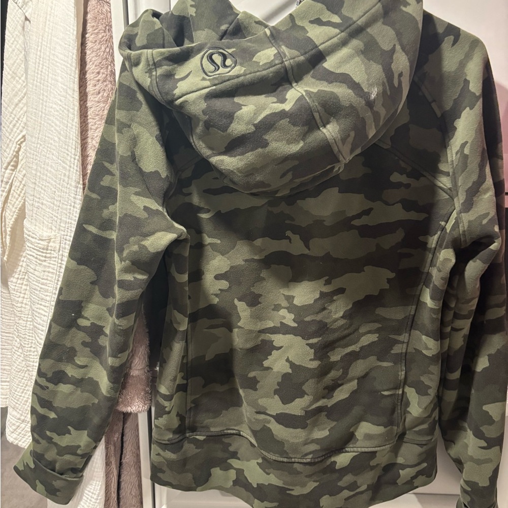 lululemon athletica camo scuba - Picture 3 of 4
